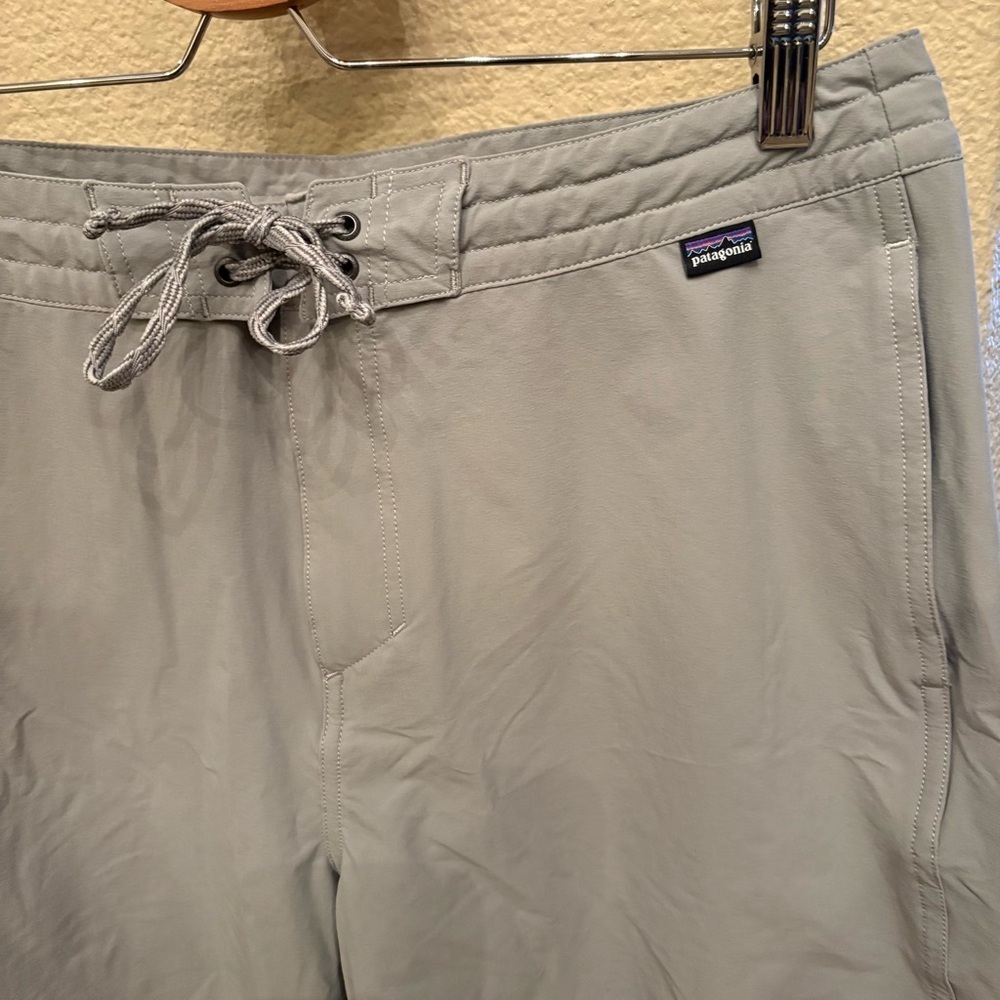 Patagonia Men Light Gray Swim Shorts Size 33 - Picture 2 of 6